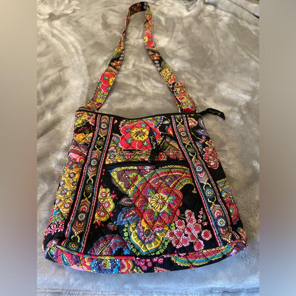 Vera Bradley Symphony In Hue
Hipster Crossbody Quilted
Cotton Canvas Paisley Bag